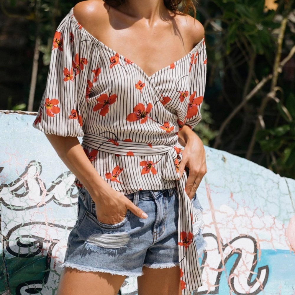 BILLABONG lust wrap top